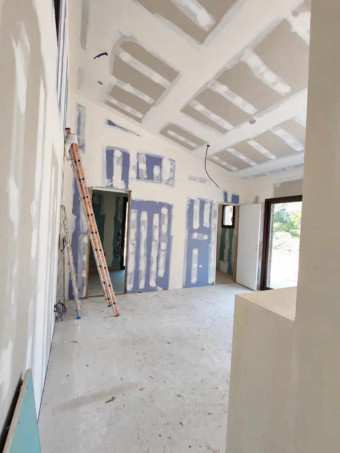 Extension neuve d’une suite parentale à Ventabren avant la préparation et la mise en peinture
