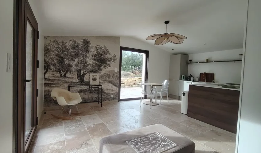 papier-peint-panoramique-salon-aix-en-provence.jpg Pose de papier peint panoramique dans un salon à Aix-en-Provence